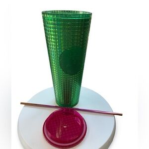 Starbucks 2023 Green Studded Tumbler Pink Lid 24oz Venti Cold Cup‎